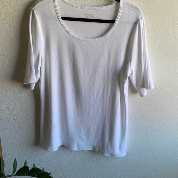 Classic Timeless White Tee Size Large - Picture 2 of 5